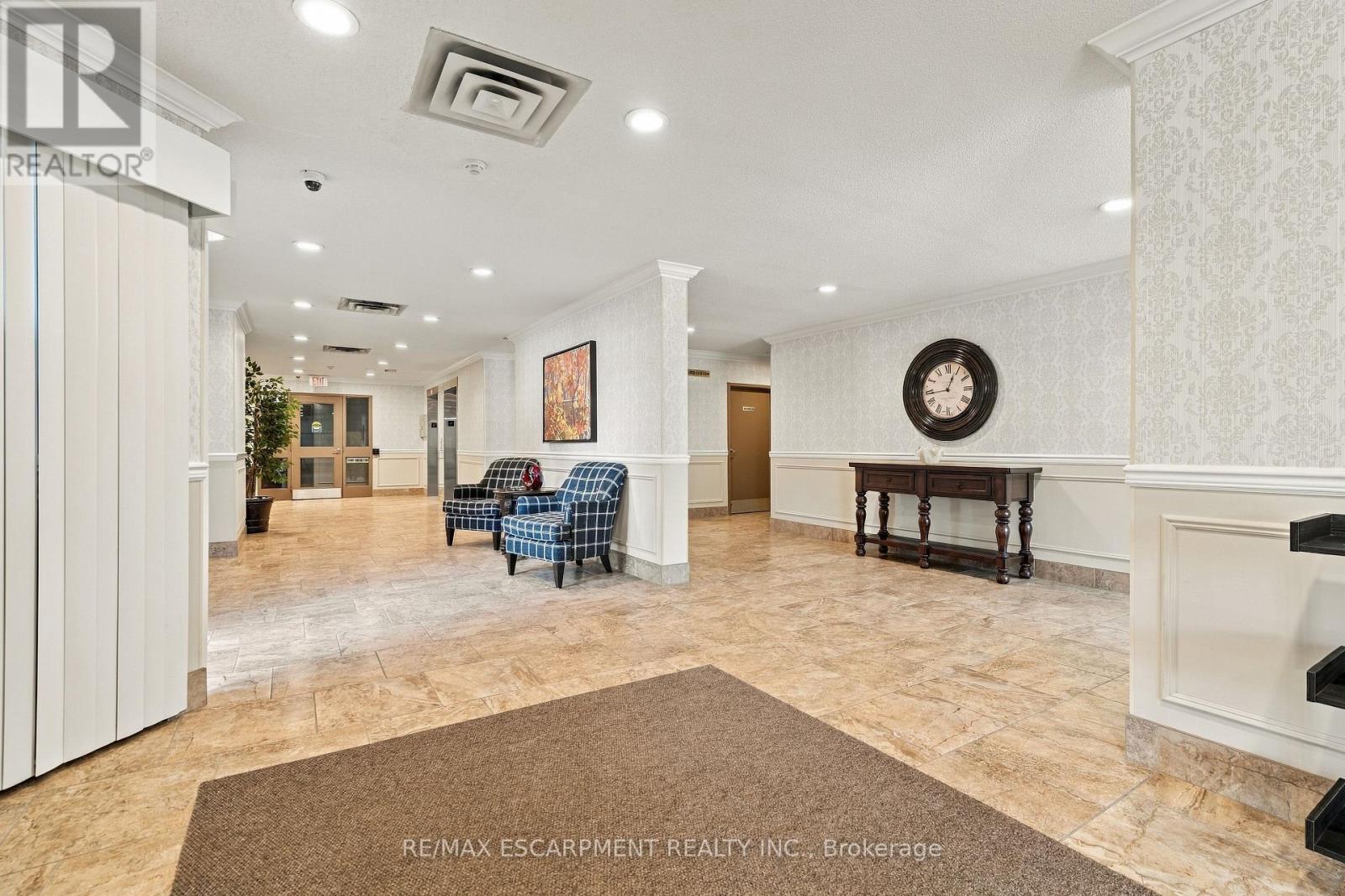 302 - 5070 Pinedale Avenue Property Photo 5