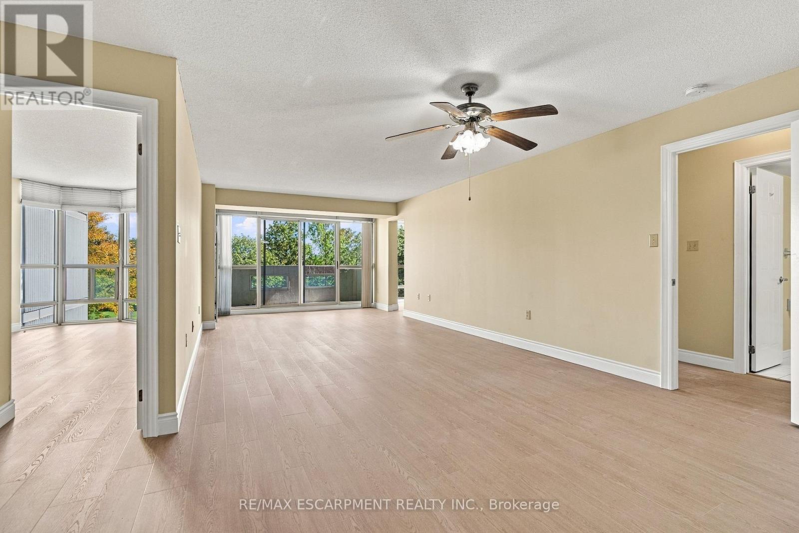 302 - 5070 Pinedale Avenue Property Photo 9