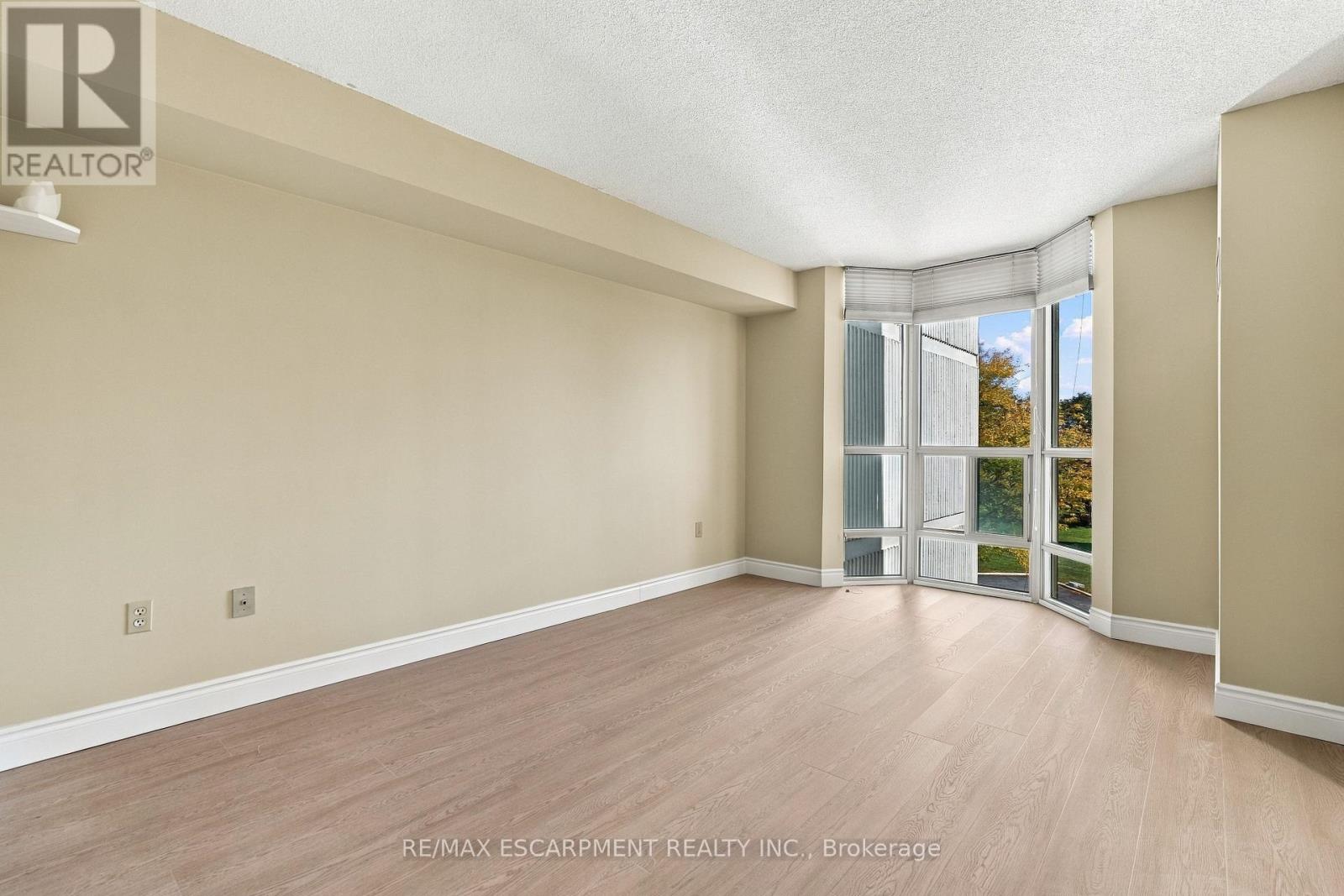 302 - 5070 Pinedale Avenue Property Photo 19