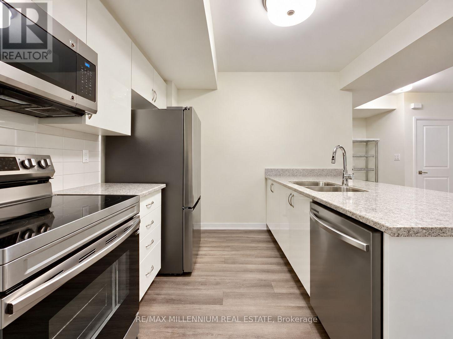 21 - 45 Fieldridge Crescent Property Photo 12