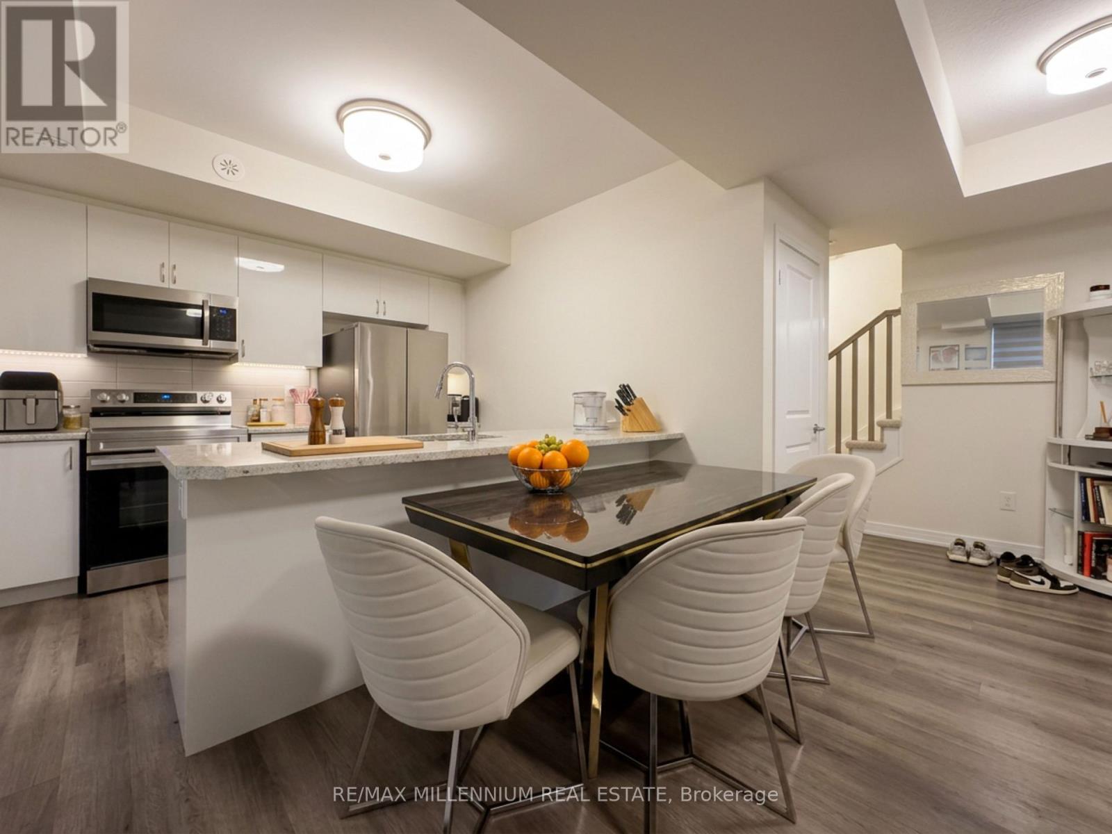 21 - 45 Fieldridge Crescent Property Photo 18