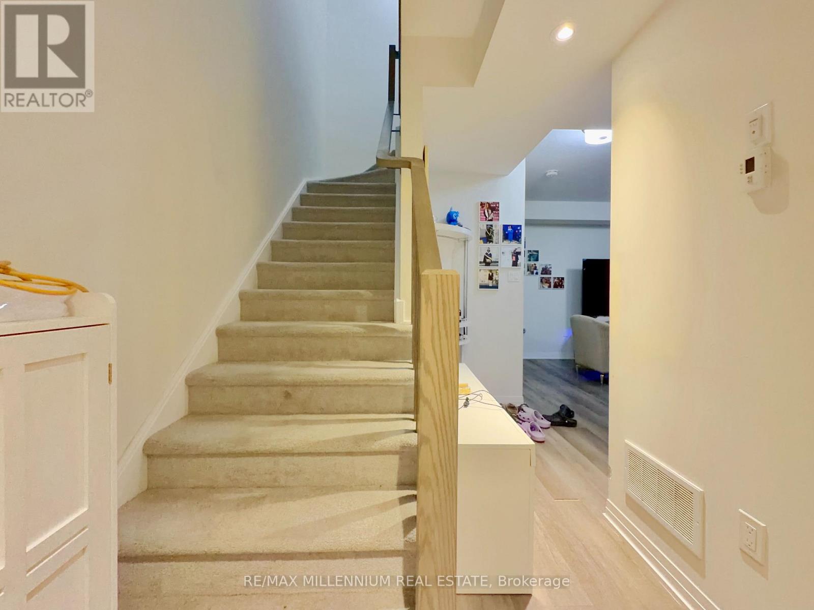 21 - 45 Fieldridge Crescent Property Photo 19