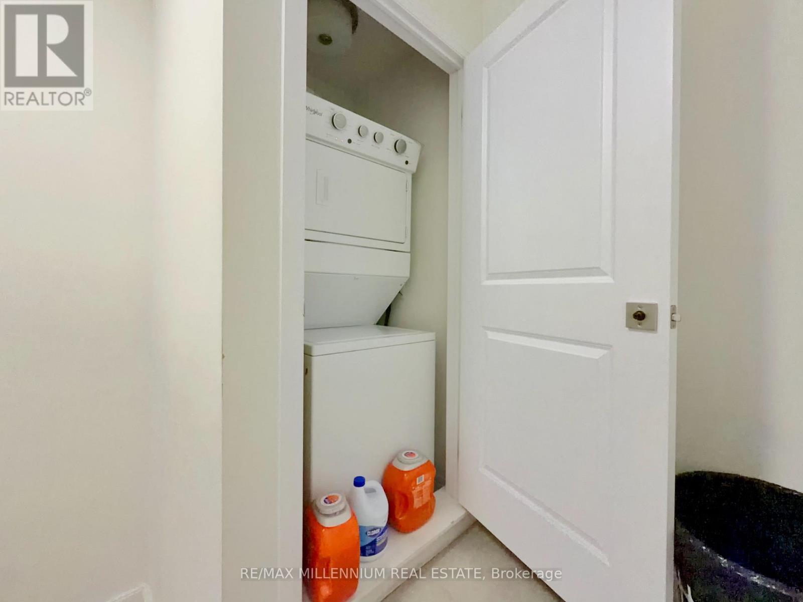 21 - 45 Fieldridge Crescent Property Photo 21