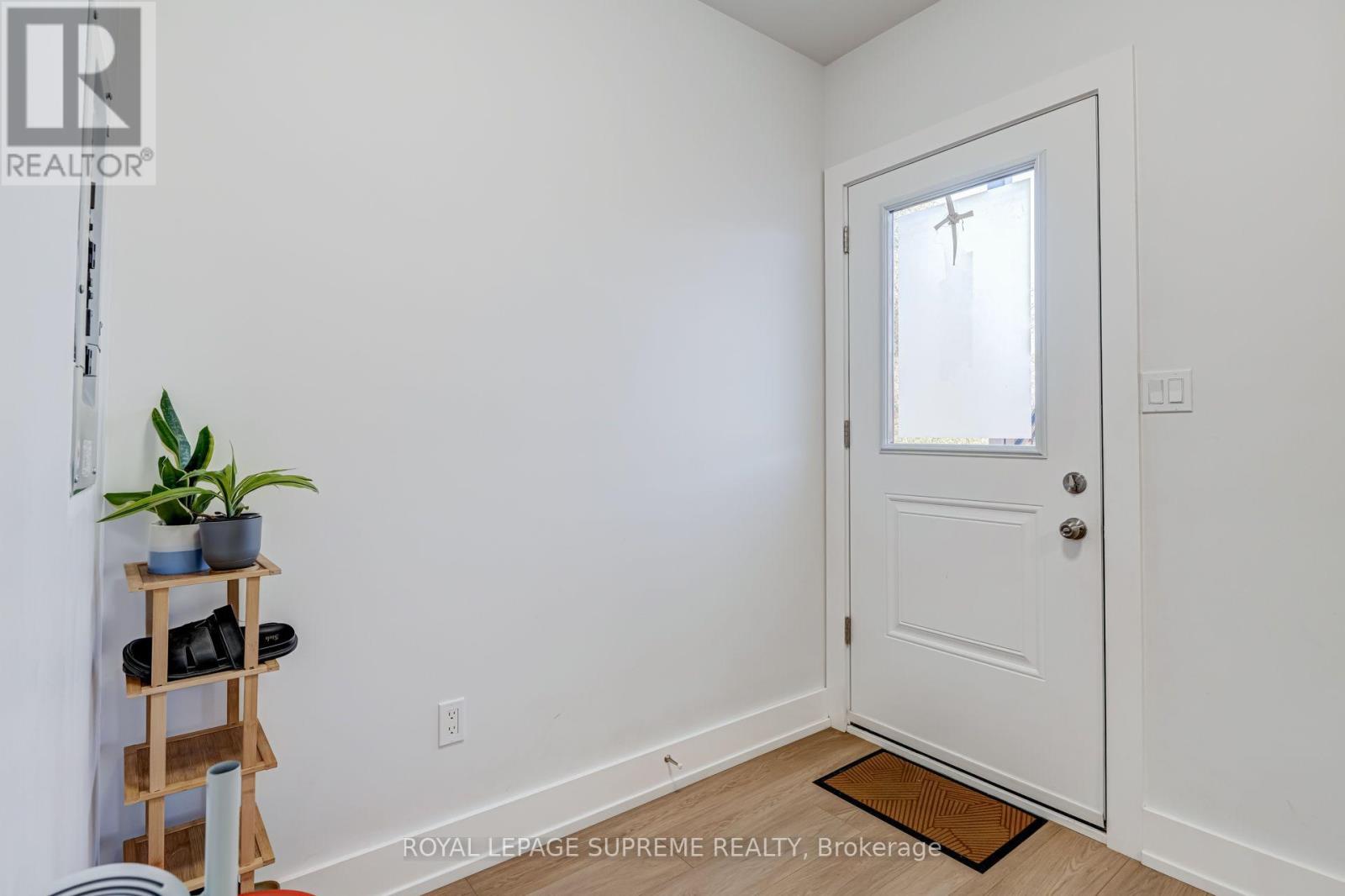 2 - 97 Bernice Crescent Property Photo 6