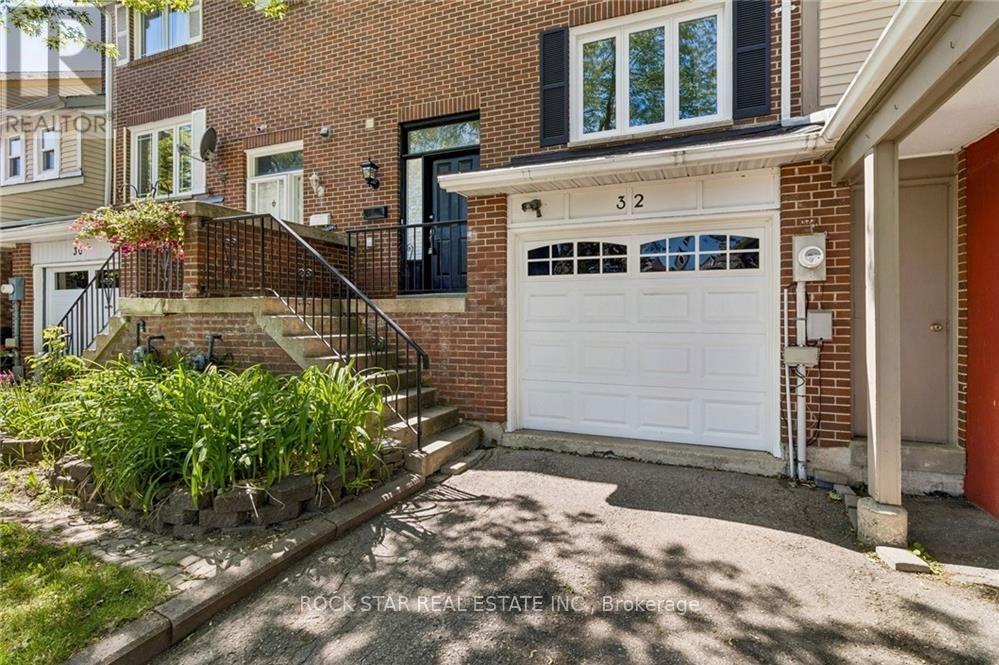 32 Lansing Square Property Photo 2