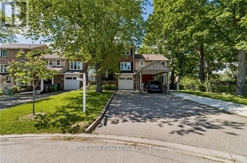 32 Lansing Square Property Photo 3