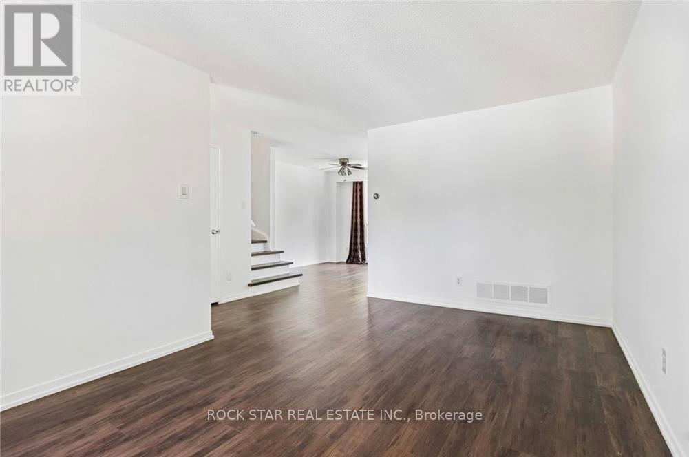 32 Lansing Square Property Photo 12