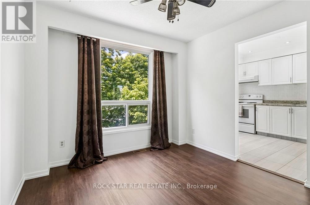 32 Lansing Square Property Photo 15