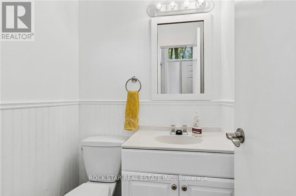 32 Lansing Square Property Photo 20