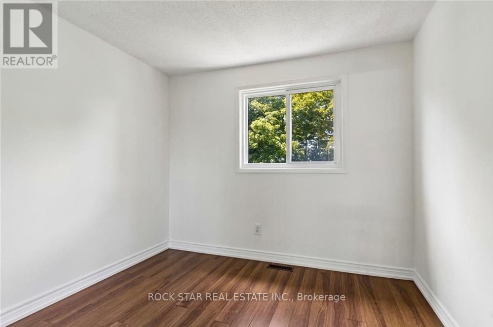 32 Lansing Square Property Photo 21