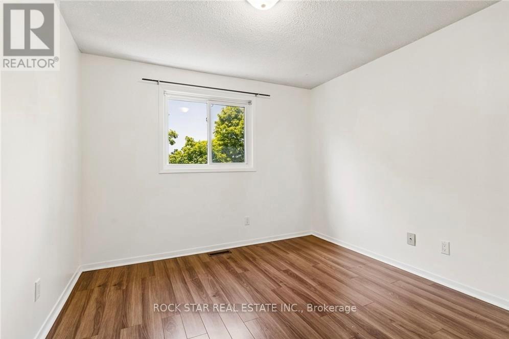 32 Lansing Square Property Photo 23