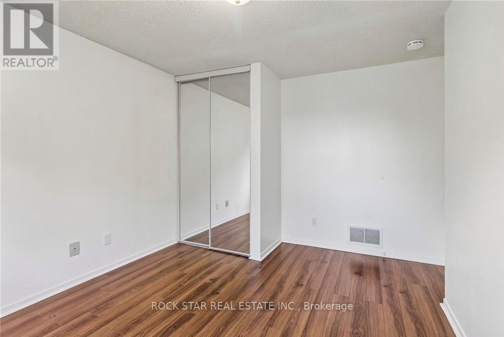 32 Lansing Square Property Photo 25