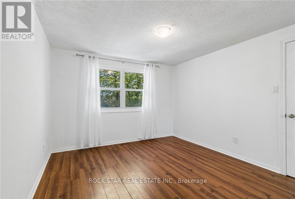 32 Lansing Square Property Photo 27