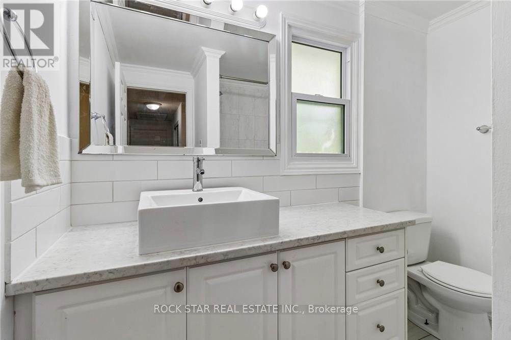 32 Lansing Square Property Photo 30