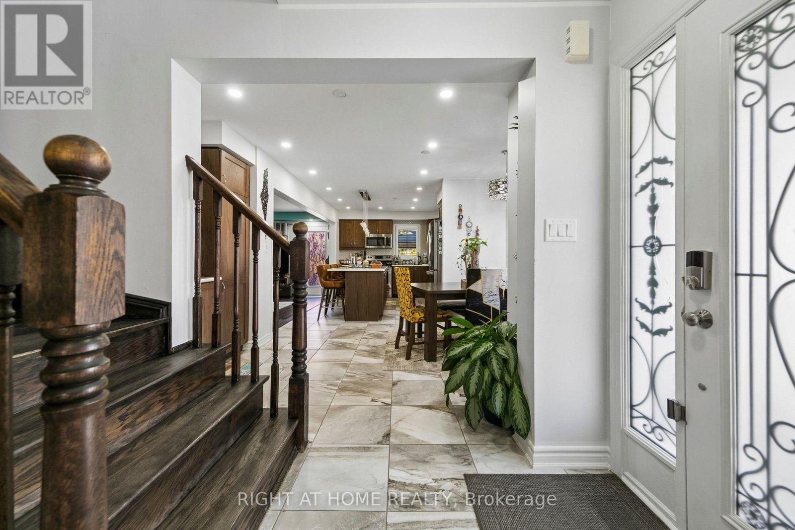 313 Gillett Point Property Photo 11