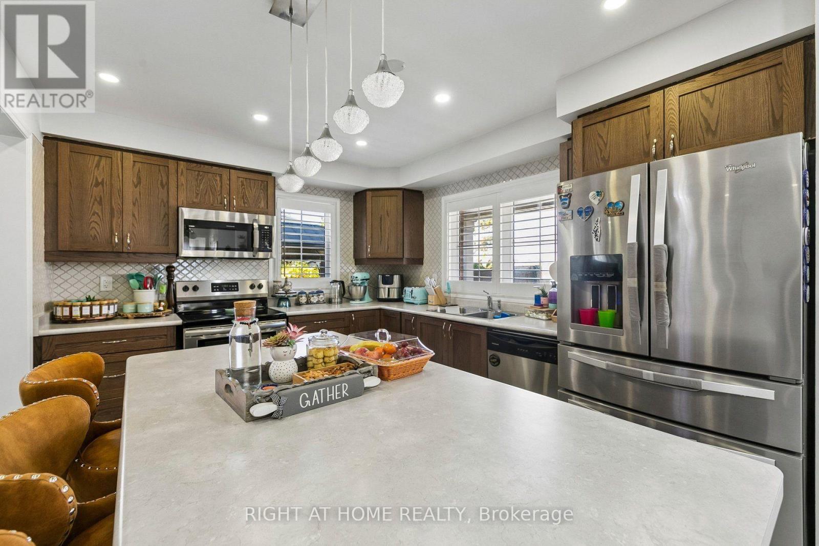 313 Gillett Point Property Photo 16