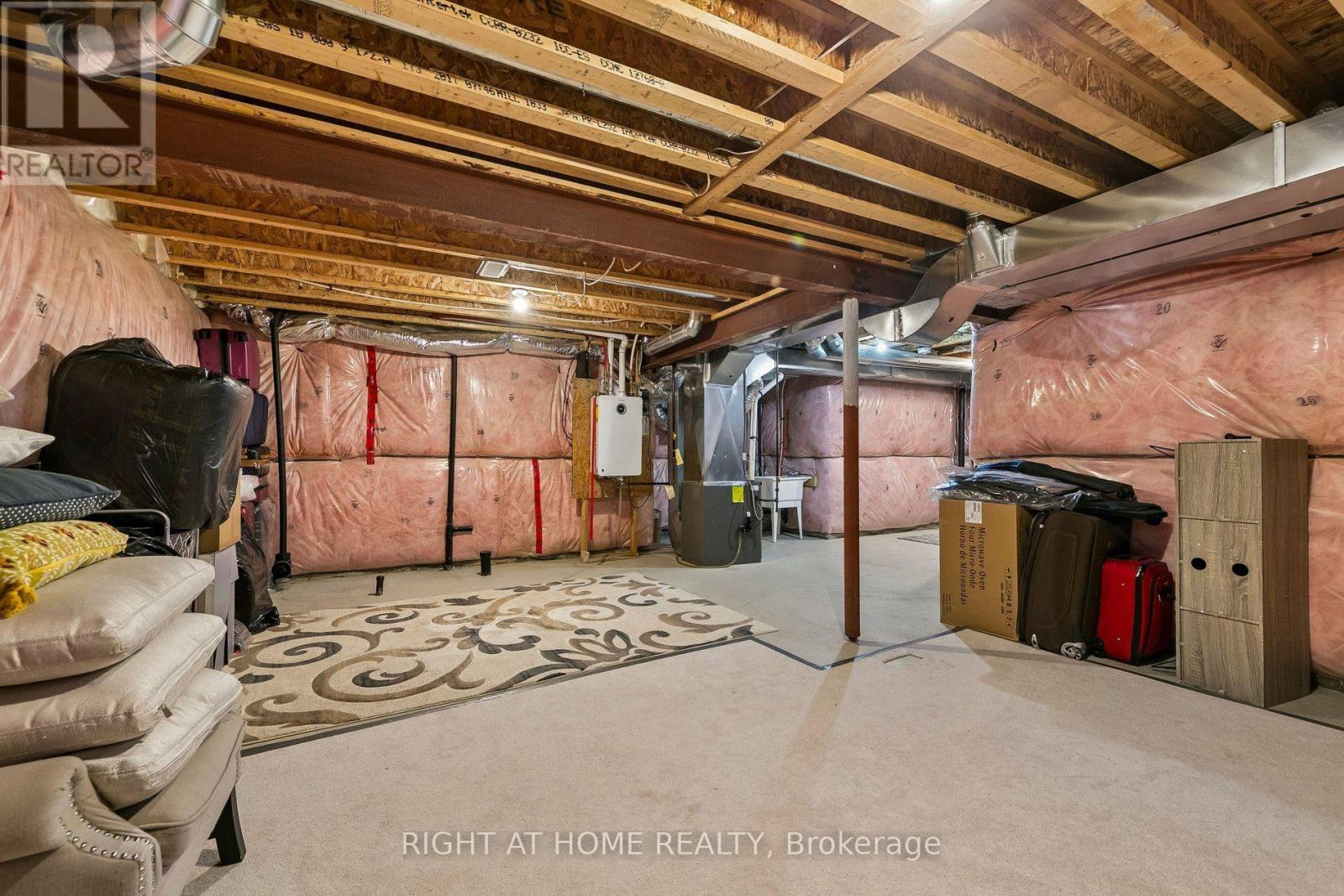 313 Gillett Point Property Photo 41