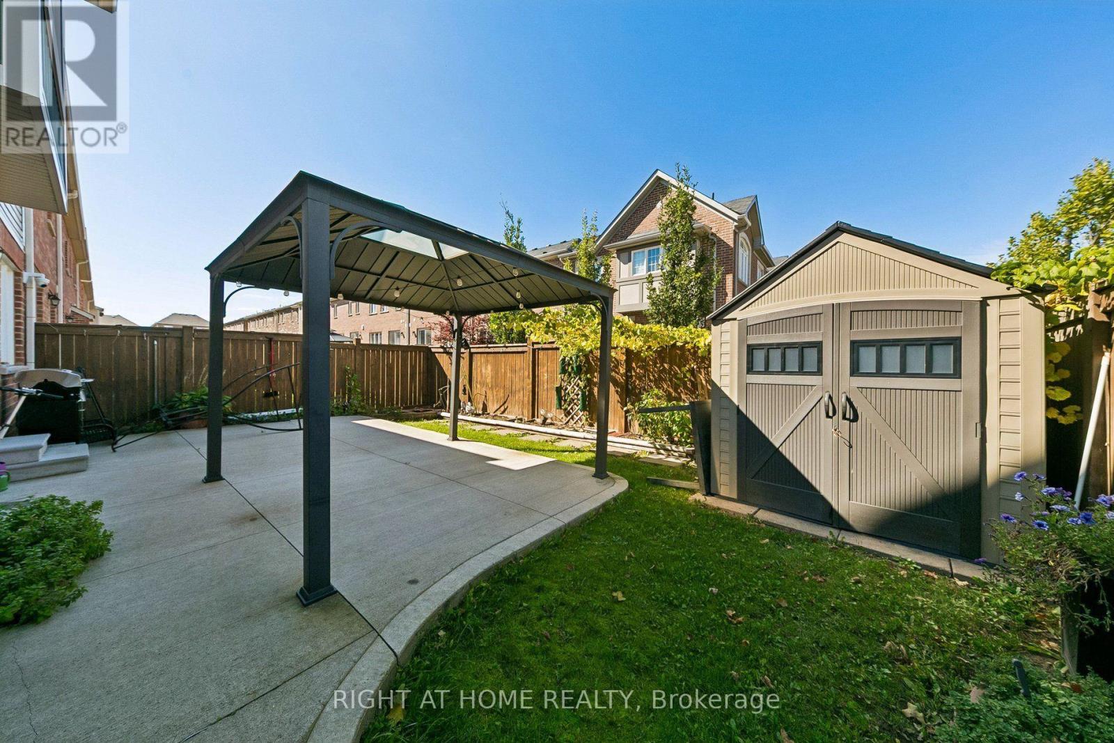 313 Gillett Point Property Photo 47
