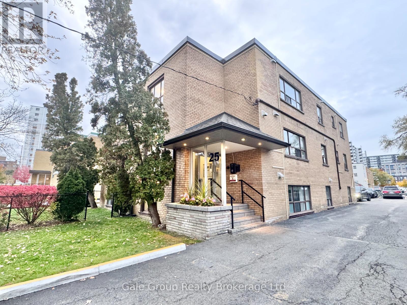 UNIT-6 - 25 PAISLEY BOULEVARD E Property Photo 1