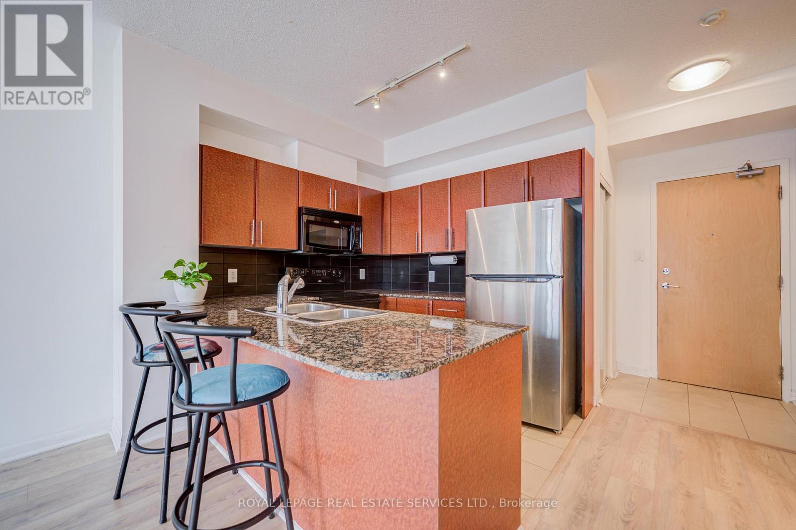 2708 - 3515 Kariya Drive Property Photo 4