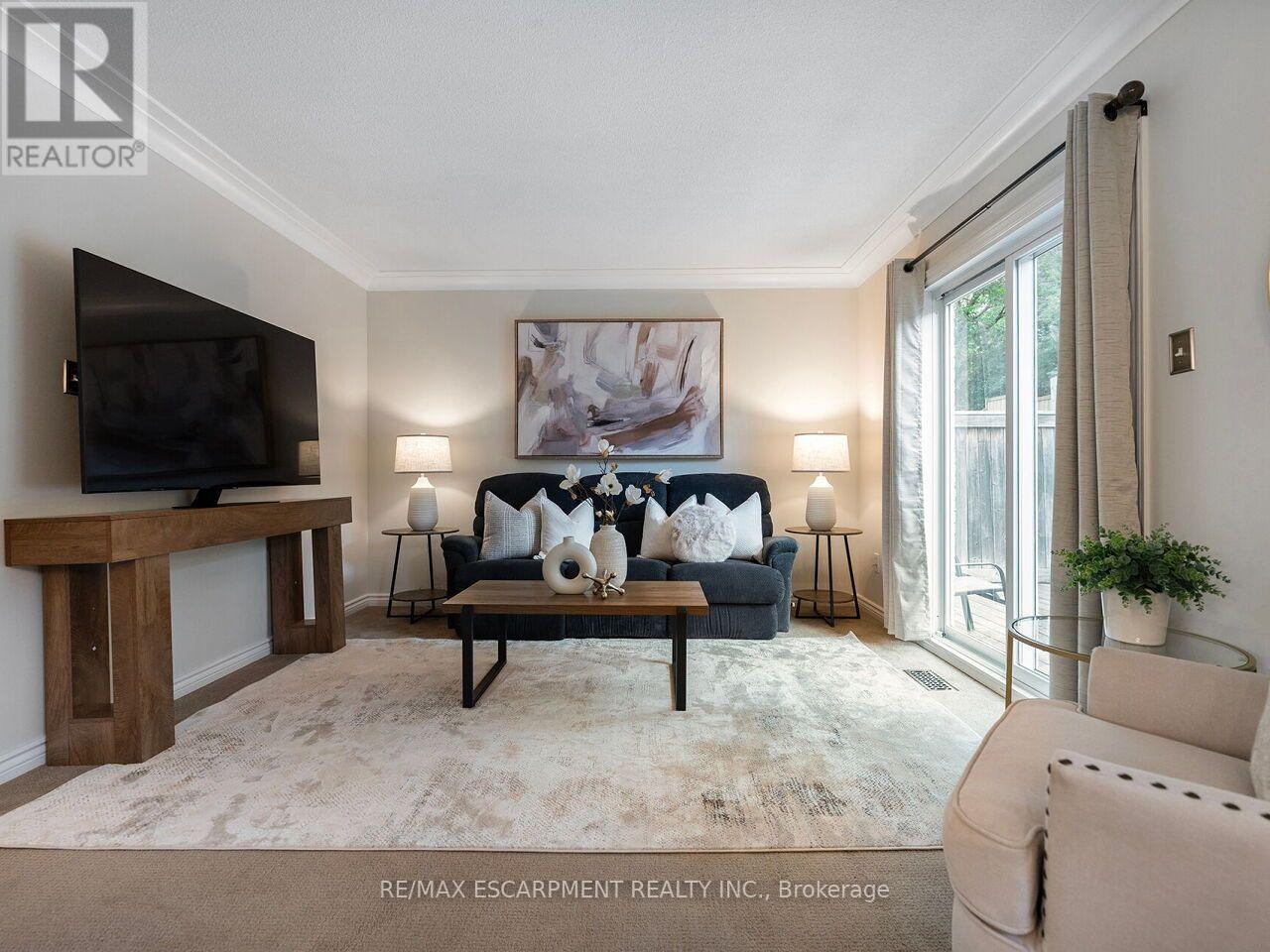 74 Maiden Lane Property Photo 7