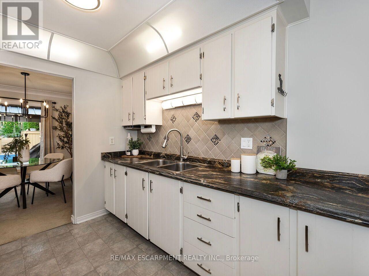 74 Maiden Lane Property Photo 21