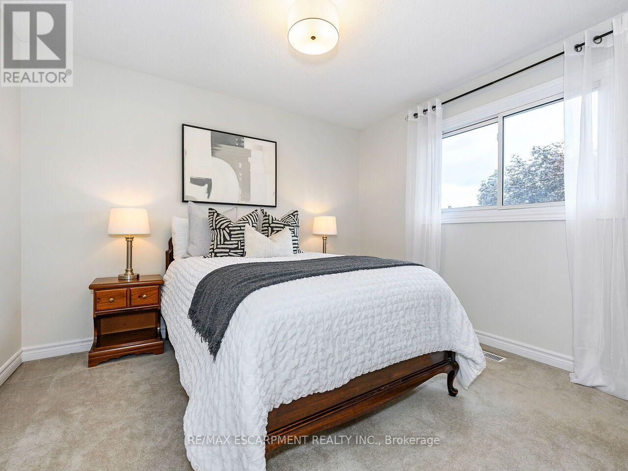 74 Maiden Lane Property Photo 30