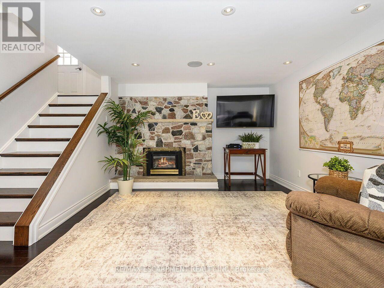 74 Maiden Lane Property Photo 35