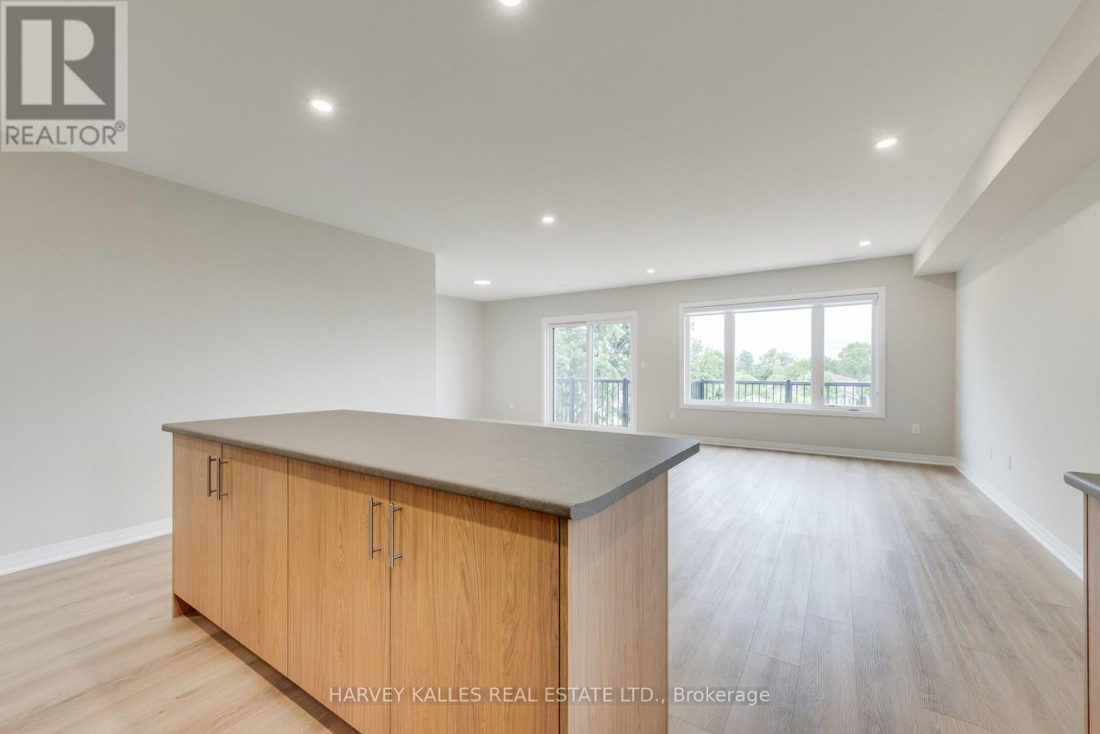 3rd Floor - 165 Spalding Road Property Photo 4