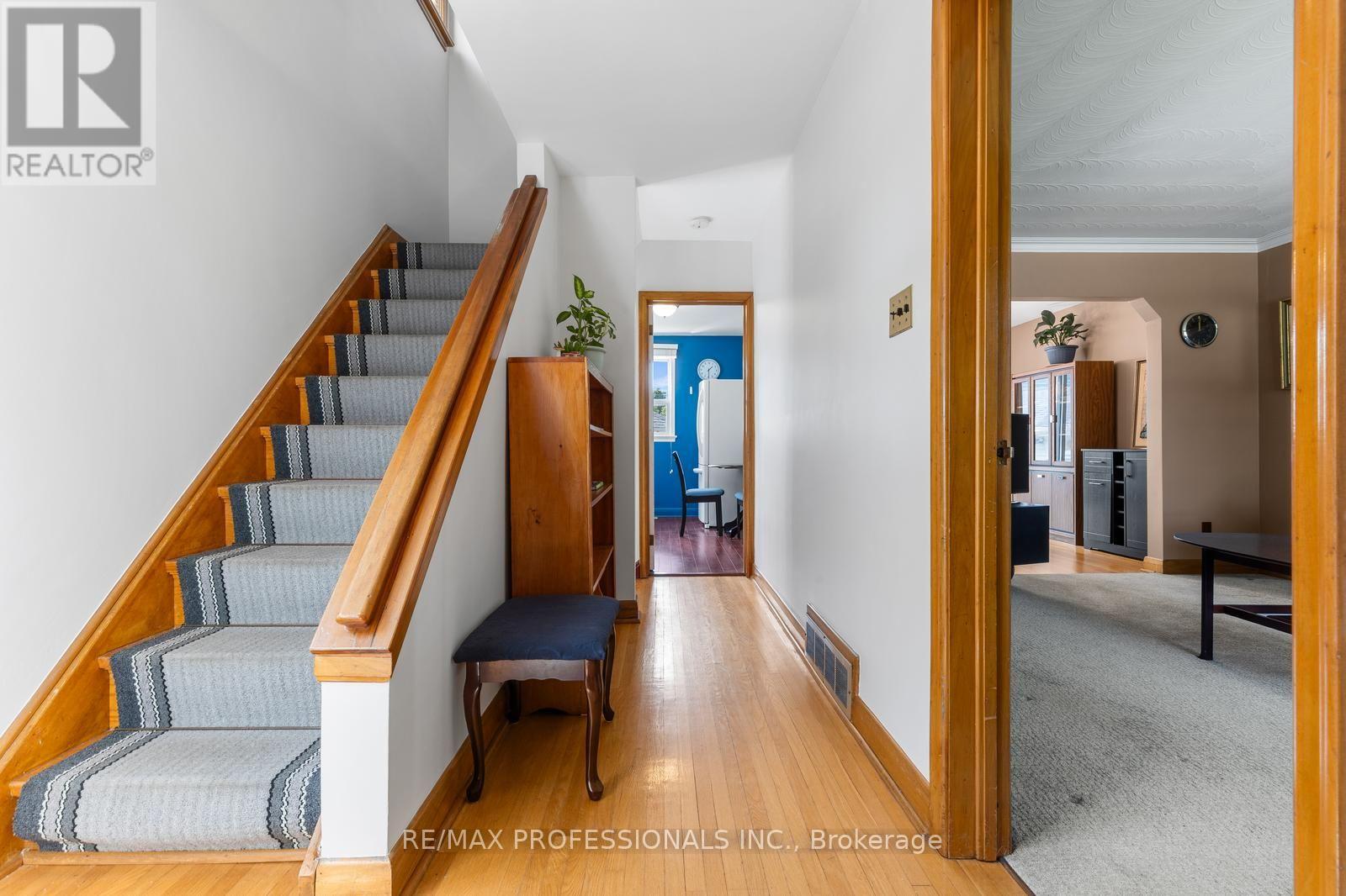 122 Treeview Drive Property Photo 4