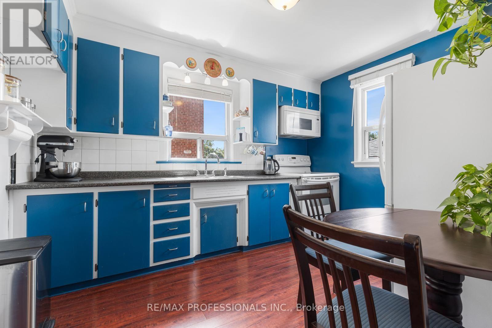 122 Treeview Drive Property Photo 6