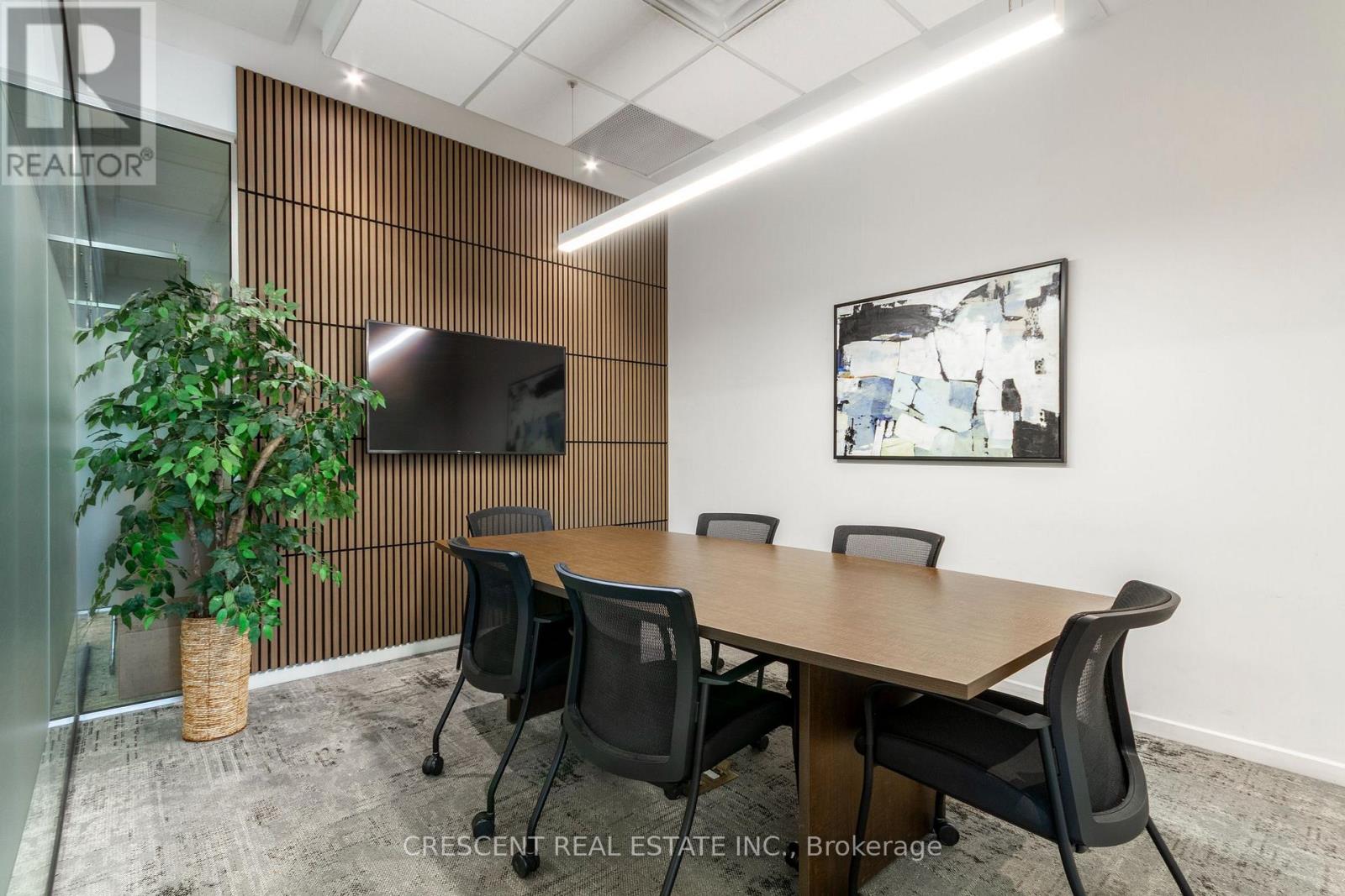 Hot Desk - 347 Jane Street Property Photo 10