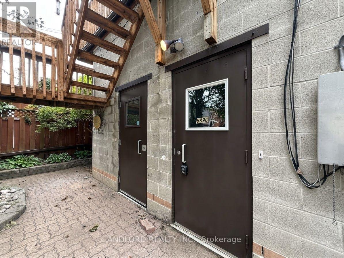 Bsmt - 589 Annette Street Property Photo 22