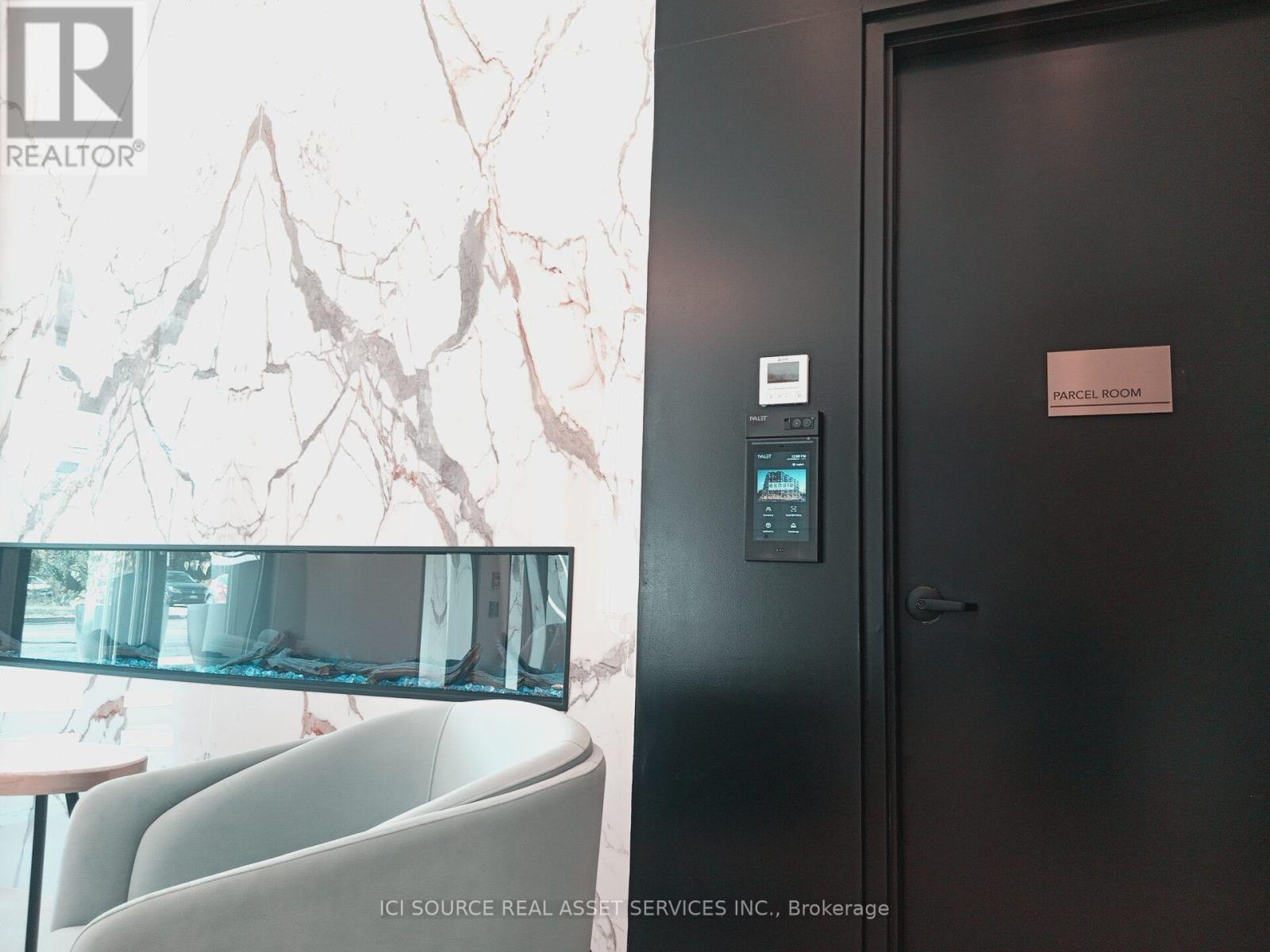 525 - 1381 Lakeshore Road E Property Photo 6