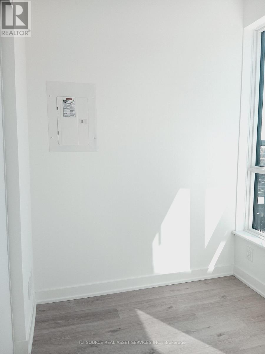 525 - 1381 Lakeshore Road E Property Photo 19
