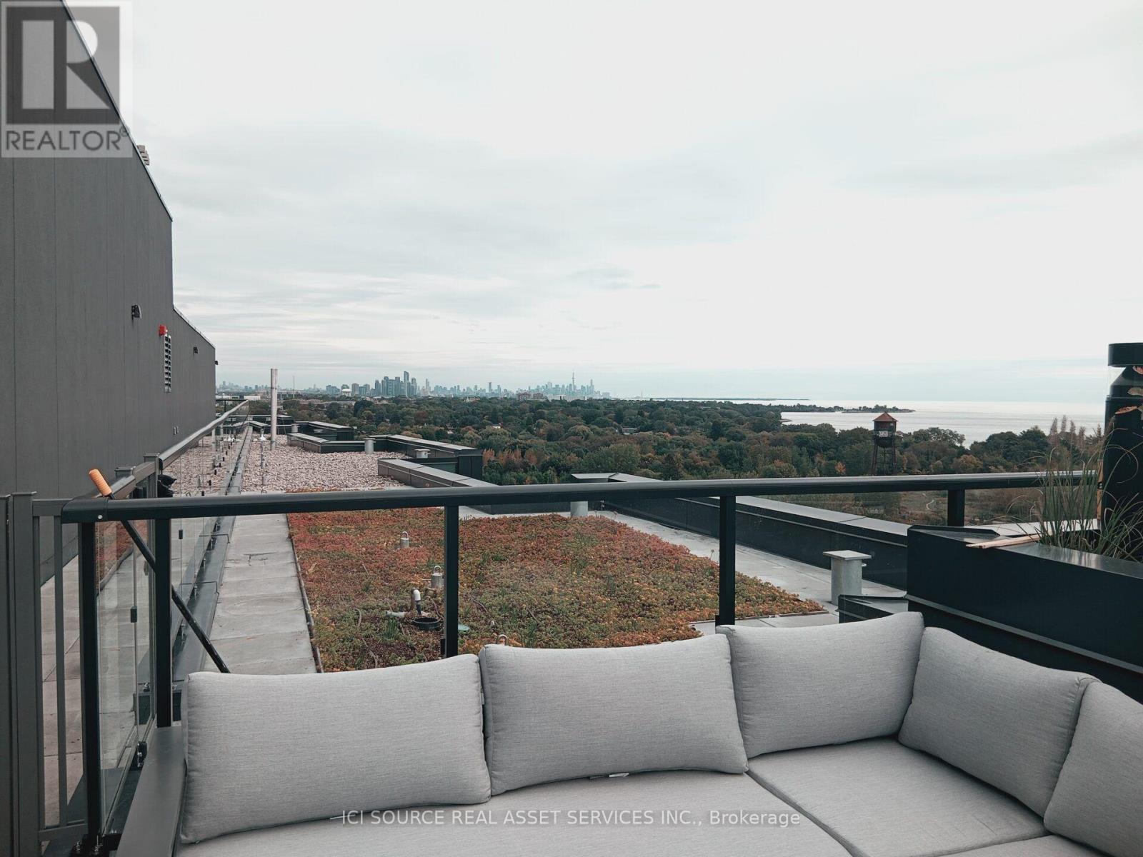 525 - 1381 Lakeshore Road E Property Photo 31