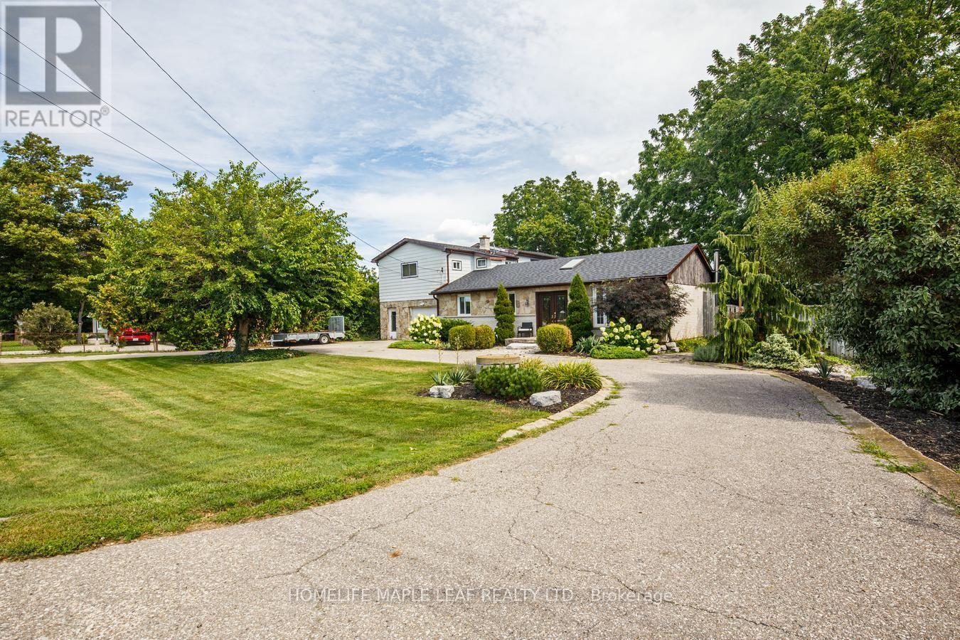 7820 5 Side Road Property Photo 3
