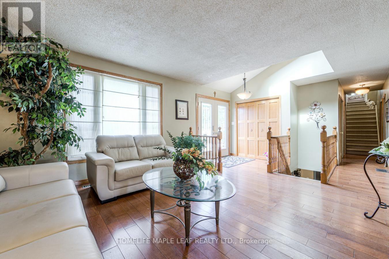 7820 5 Side Road Property Photo 8