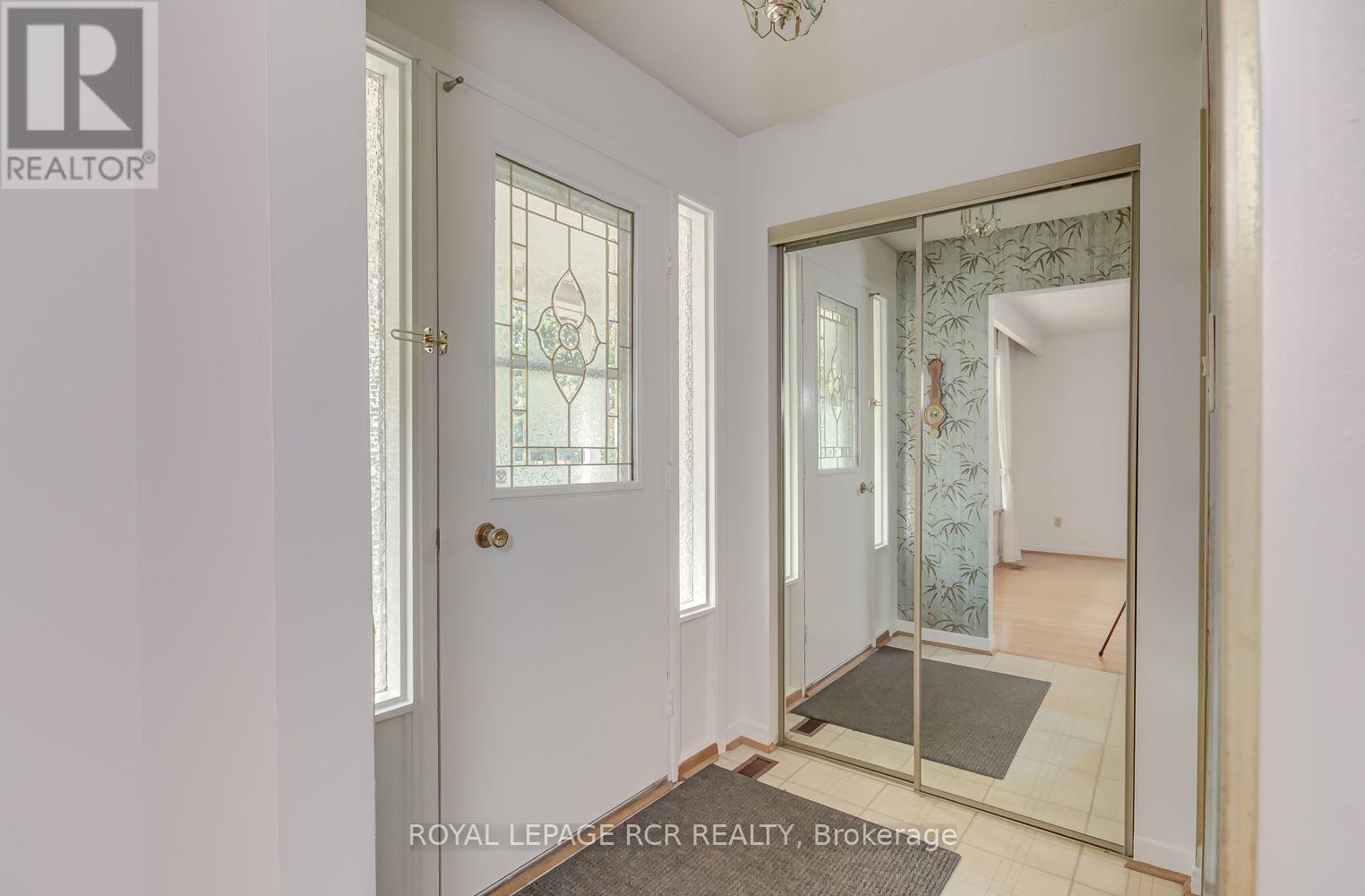 115 Meadowvale Court Property Photo 4