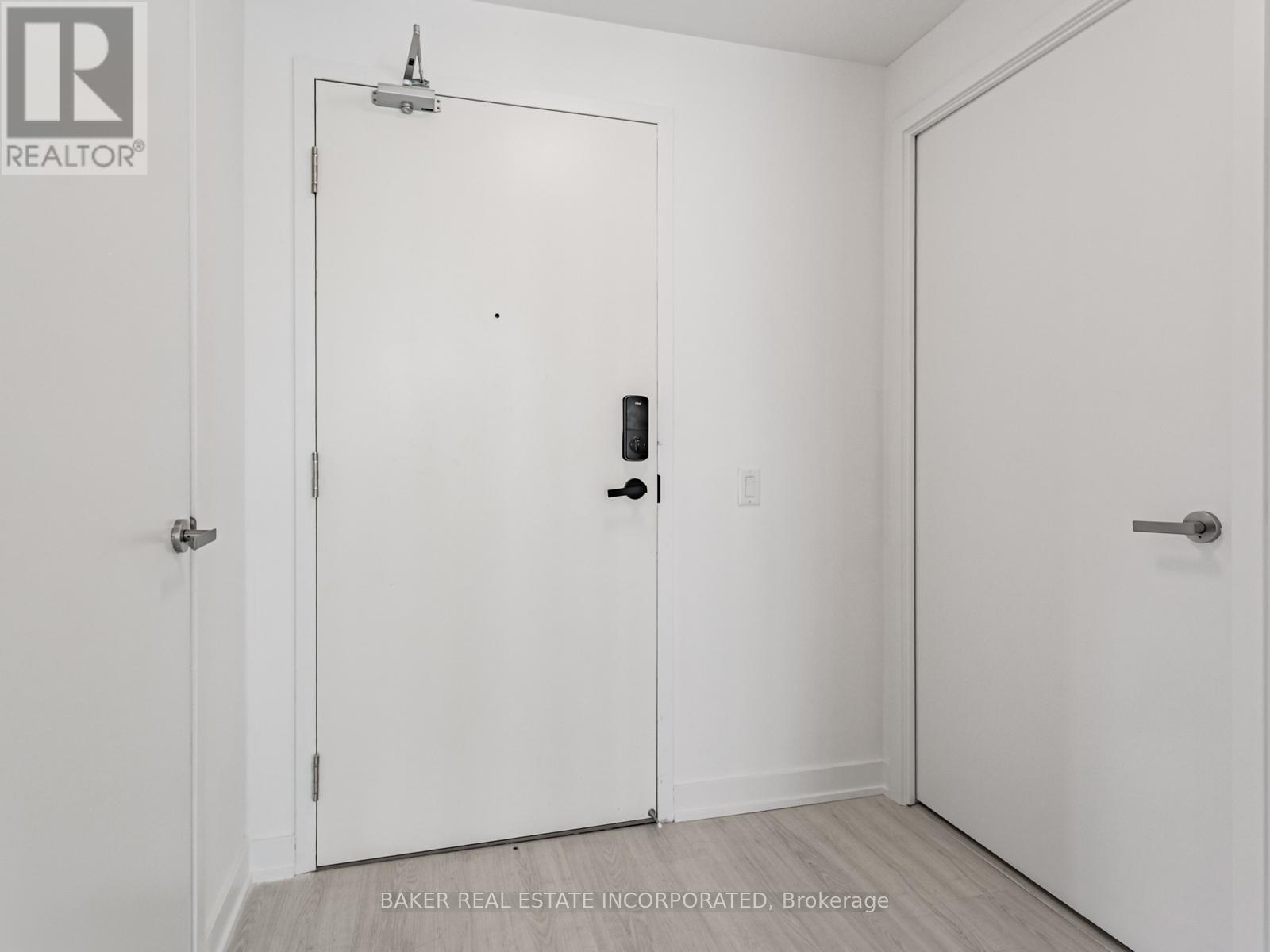 213 - 3883 Quartz Road Property Photo 3
