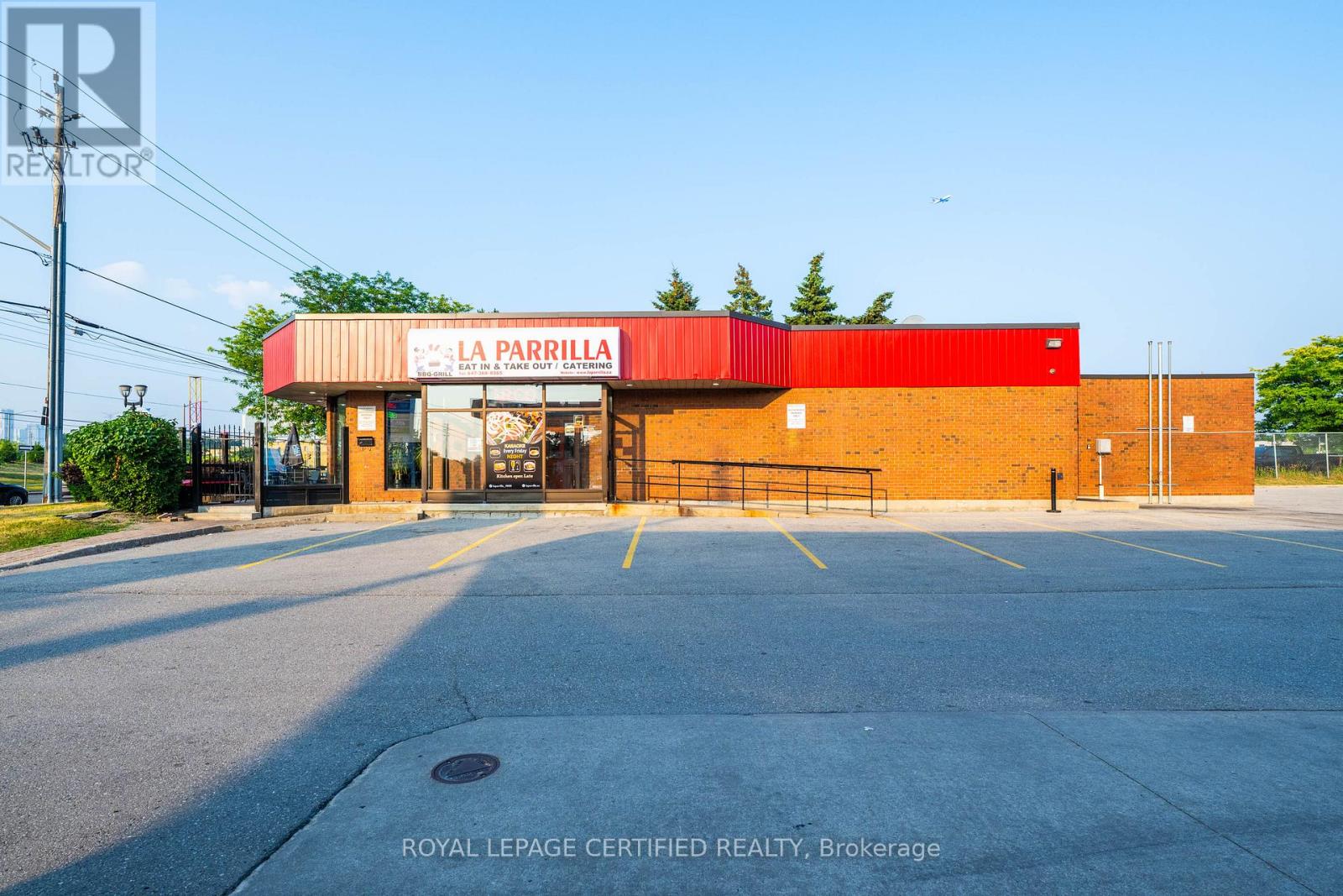 5025 Steeles Avenue W Property Photo 1