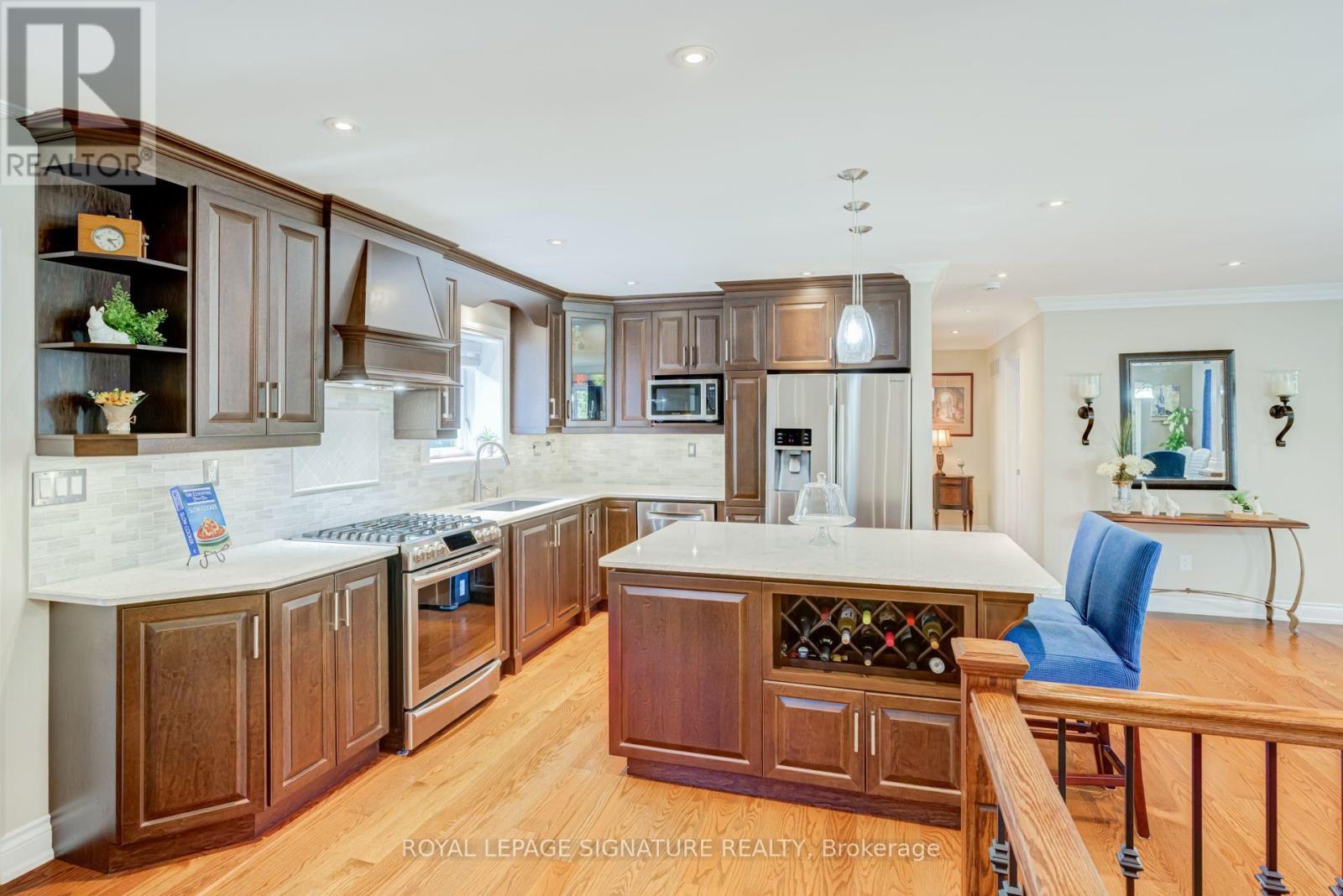 2544 Sharon Crescent Property Photo 4