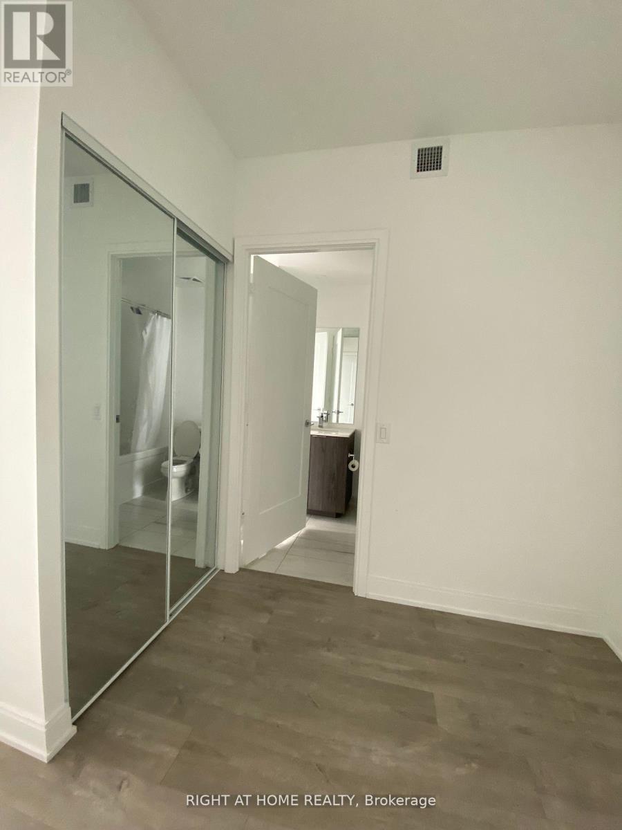 413 - 70 Annie Craig Drive W Property Photo 11