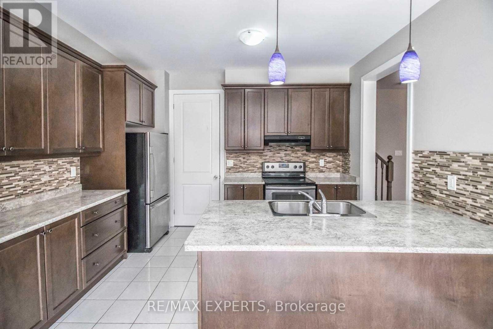 Upper - 15 Giltspur Road Property Photo 9