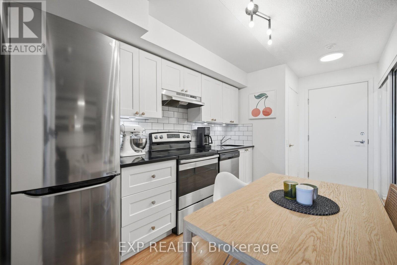 1030 - 60 Heintzman Street Property Photo 5