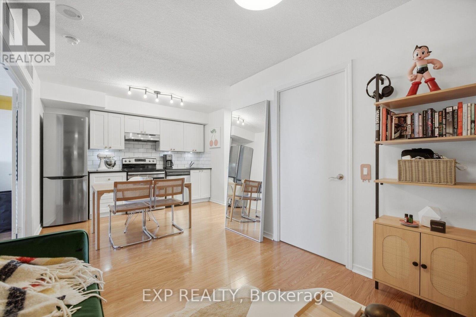 1030 - 60 Heintzman Street Property Photo 11