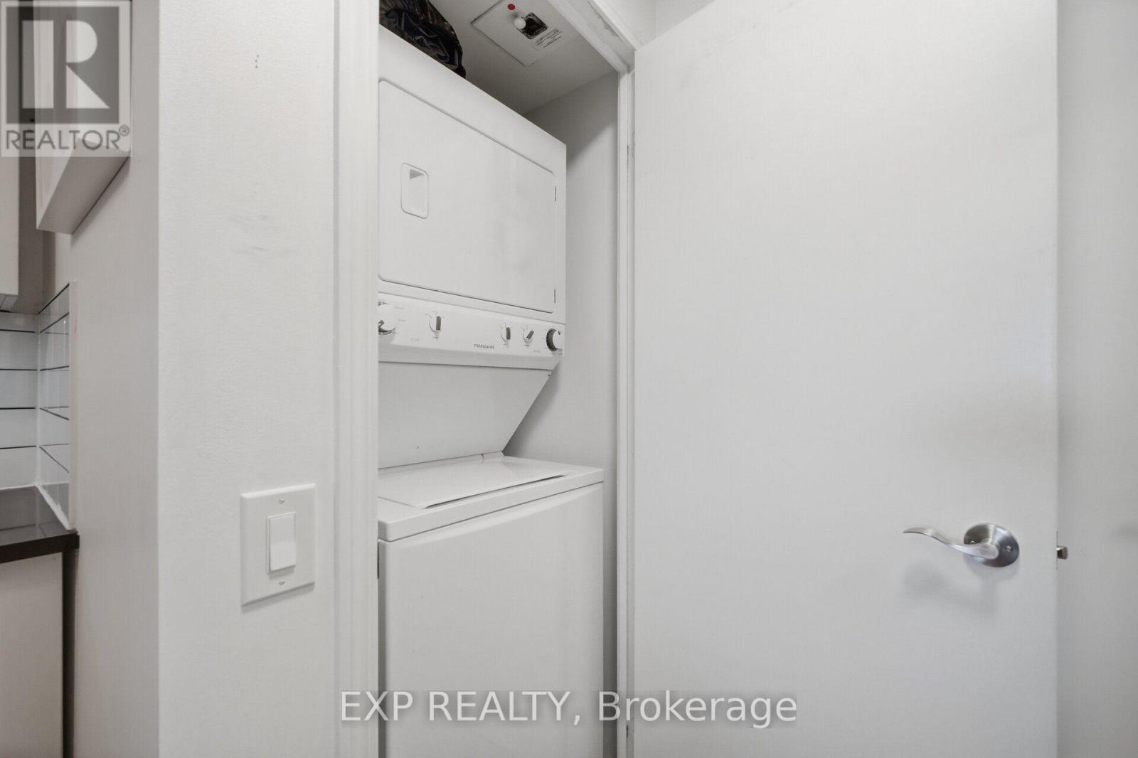 1030 - 60 Heintzman Street Property Photo 16