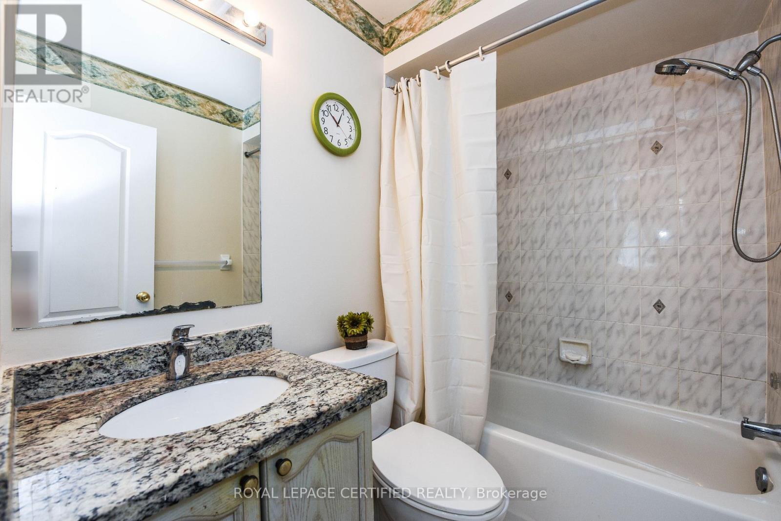 6037 Clover Ridge Crescent Property Photo 10