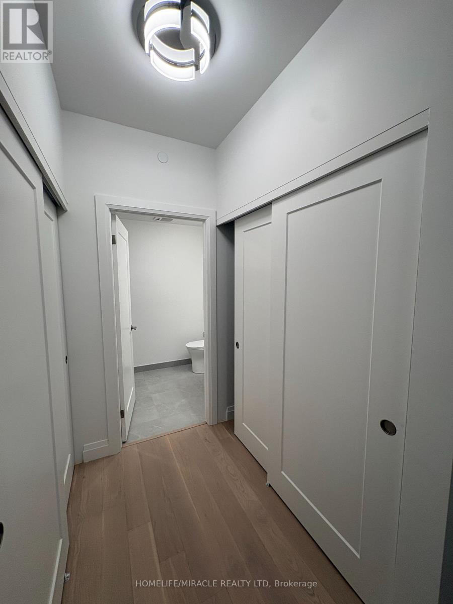 317 - 26 Mill Street Property Photo 29