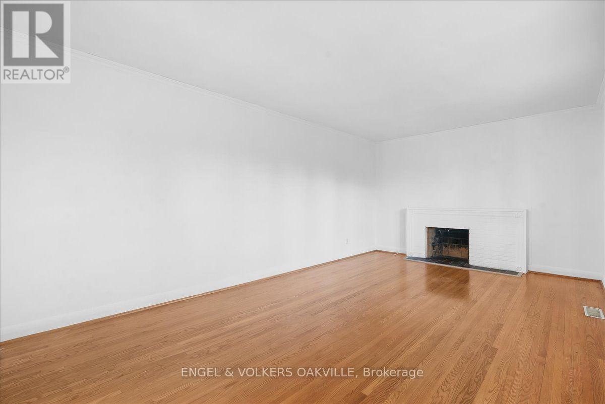 351 Renforth Drive Property Photo 12